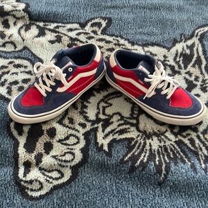 Size 11. Vans Rowan pro. Worn a few times.